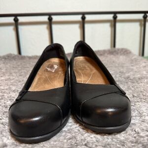 Clarks Women's Rosalyn Belle Black Pump Size 8.5W